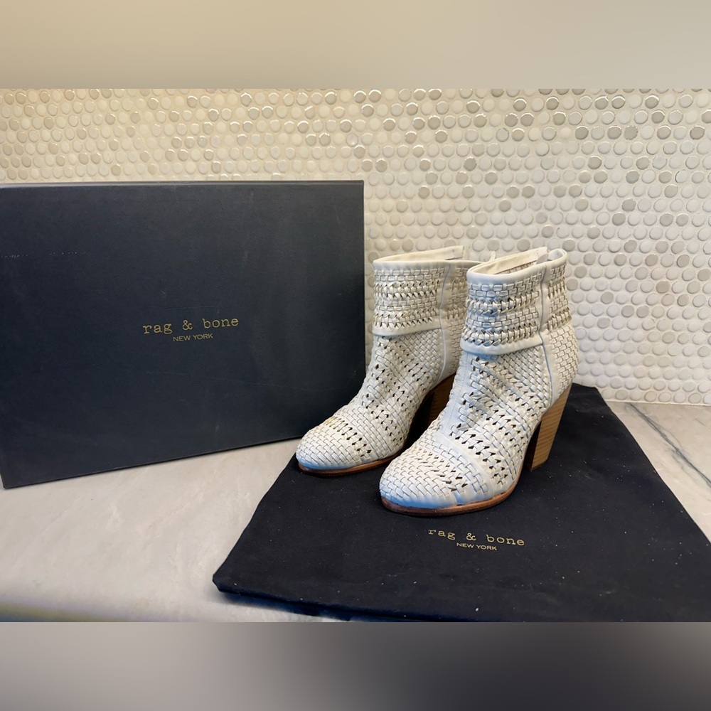 rag & bone Classic Newbury Bootie in Ivory Woven Size 6 Brand New in the Box.